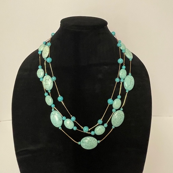 Multi layered gold tone and turquoise colored beads with matching earrings - Picture 1 of 7
